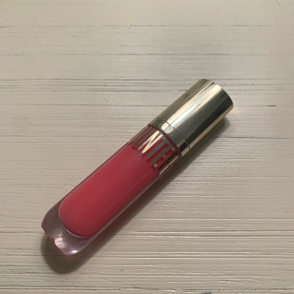 Beauty counter beyond gloss in peony